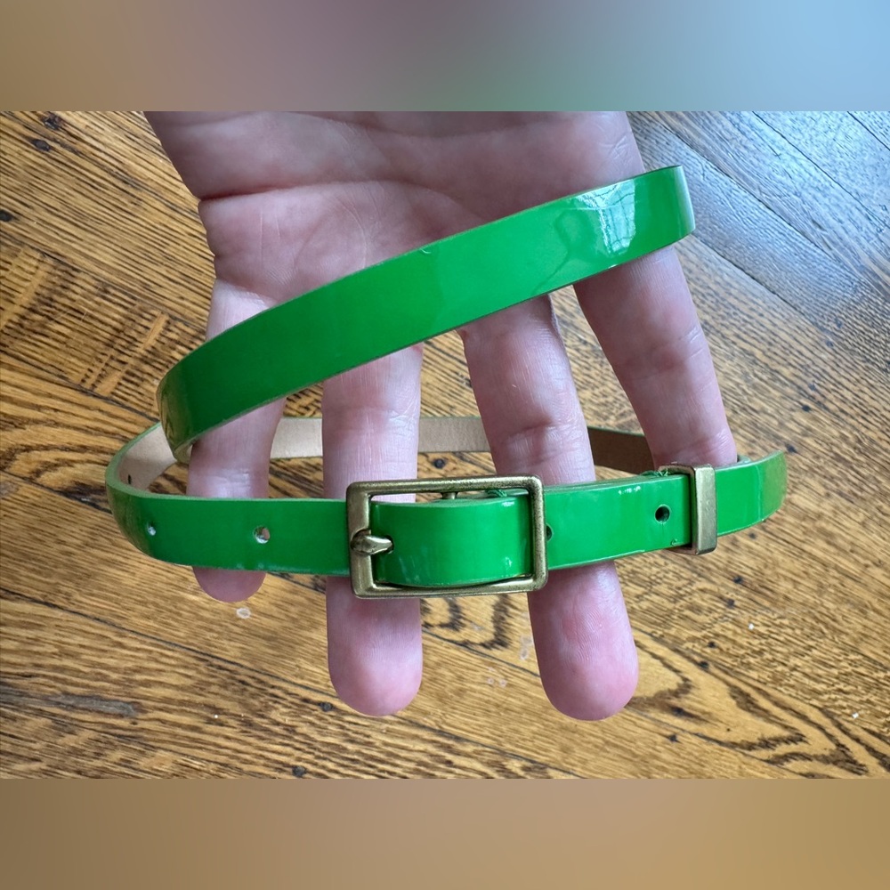 Nice JCREW thin patent leather belt! Size S